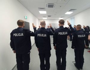 Policjanci podczas ślubowania.