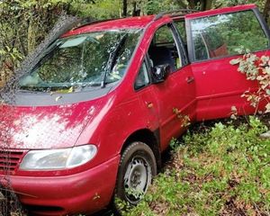 Bolesławieccy policjanci odzyskali pojazd, zatrzymali sprawców kradzieży oraz ujawnili elektronarzędzia. Szukamy ich właścicieli !