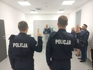 Ślubowanie nowych policjantów. Jeśli chcesz zostać jednym z nas, przyjdź i dowiedz się, jak rozpocząć rekrutację