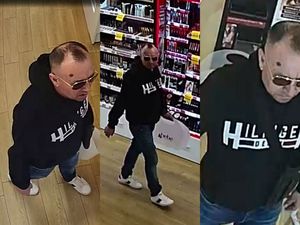 Poznajesz mężczyznę widocznego na zdjęciach? Ukradł wody toaletowe o wartości ponad 1100 złotych