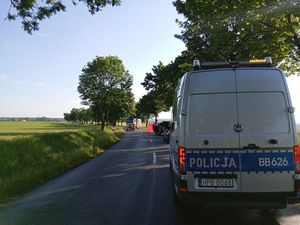 Śmiertelny wypadek na drodze powiatowej pomiędzy Kraśnikiem Dolnym a Bolesławcem