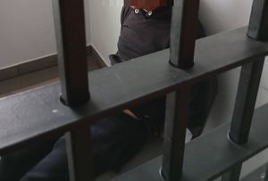 Mając ponad 2 promile i dożywotni sądowy zakaz jechał skuterem, usłyszał zarzuty