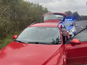 22-latek prowadził pojazd mimo sądowych zakazów